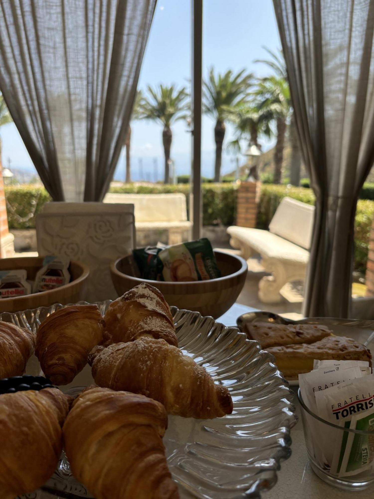 B&B Villa Alba Messina Exteriör bild